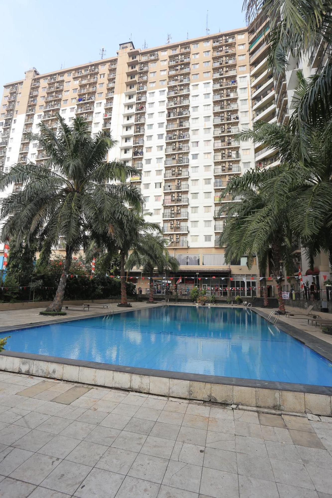 Collection O Bekasi Kota Near Lrt Bekasi Formerly Apartment Mutiara Bekasi Exterior photo